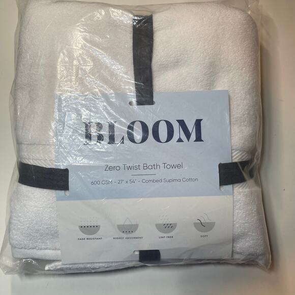 Bloom by Bumble Zero Twist Bath Towel 27X54 WHITE NWT - Picture 1 of 2